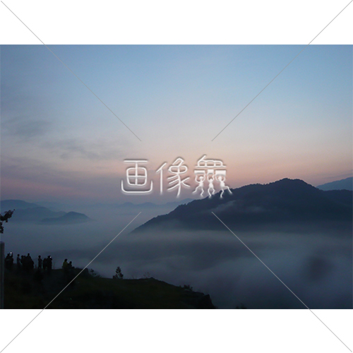 朝の雲海 2 写真素材 画像衆 デザインを簡単レベルアップ 写真 模様 イラストのダウンロードサイト