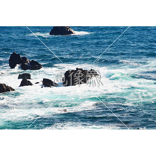 岩に波が打ち寄せる海の写真 1 画像衆 デザインを簡単レベルアップ 写真 模様 イラストのダウンロードサイト