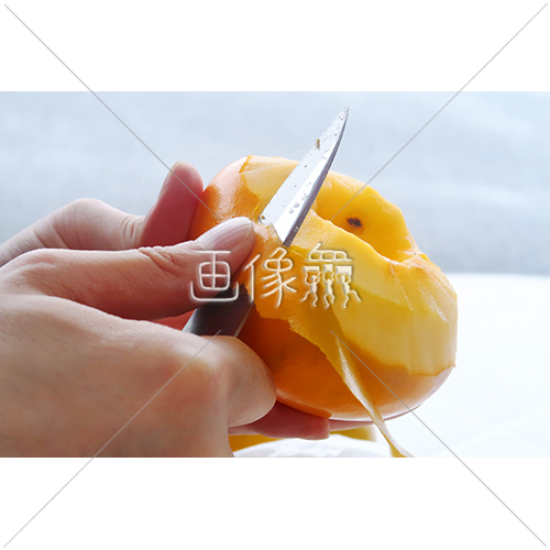柿をむく写真素材 2 画像衆 デザインを簡単レベルアップ 写真 模様 イラストのダウンロードサイト